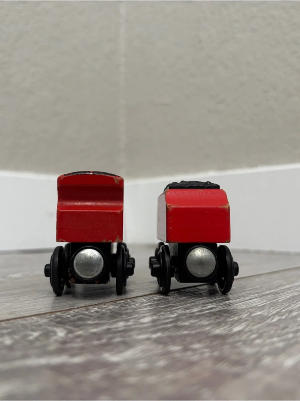 Wooden James and Tender Y4070 - Thomas & Friends